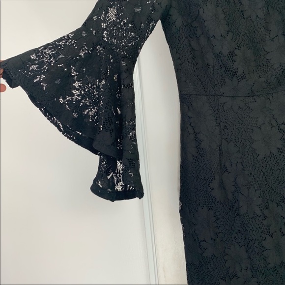 Lulu’s Lace Bodycon dress with bell sleeves - Picture 6 of 7
